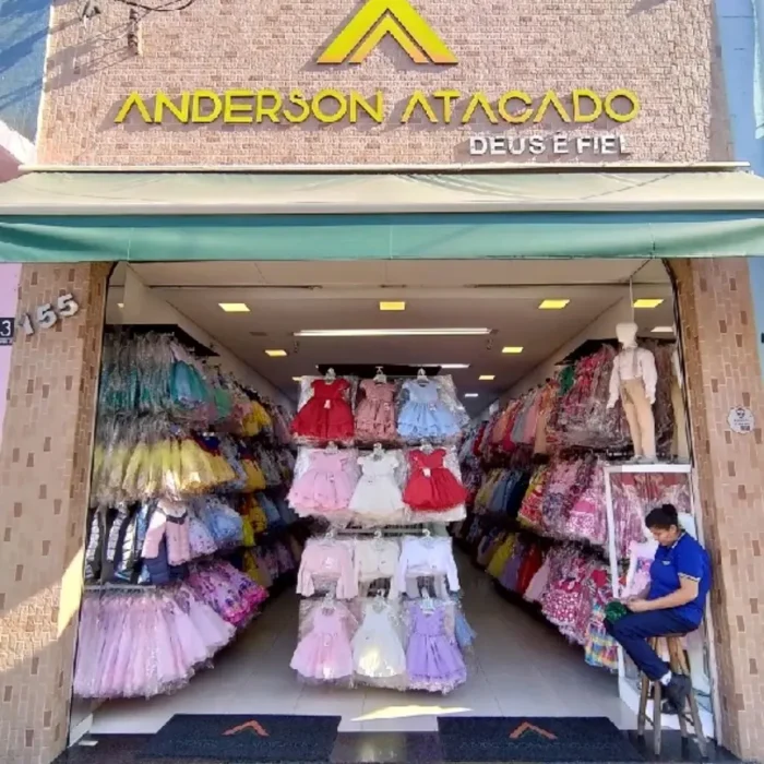 anderson-atacado-rua-rubino-de-oliveira-155_fachada_020620251506