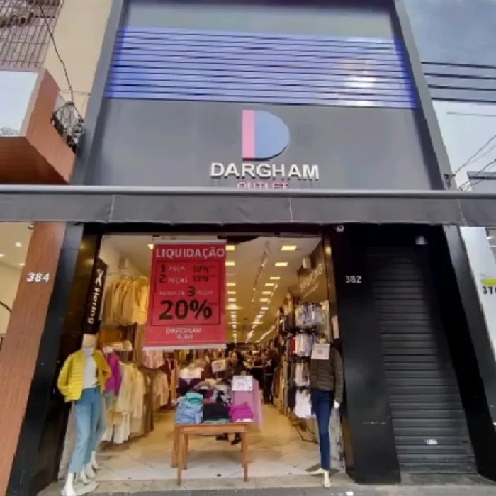 dargham-outlet-rua-oriente-382_fachada_200820251336