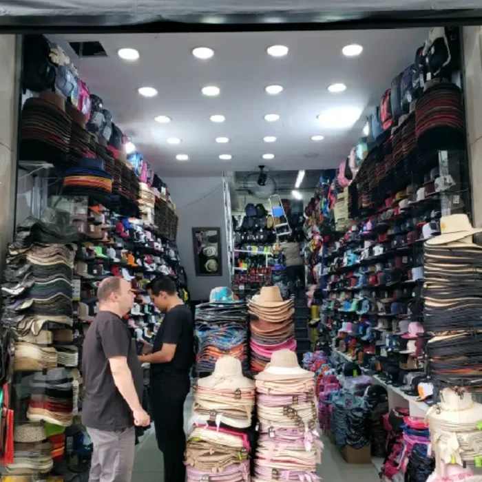 esmeralda-mundo-dos-bones-rua-vitor-hugo-128_fachada_280120251407-1