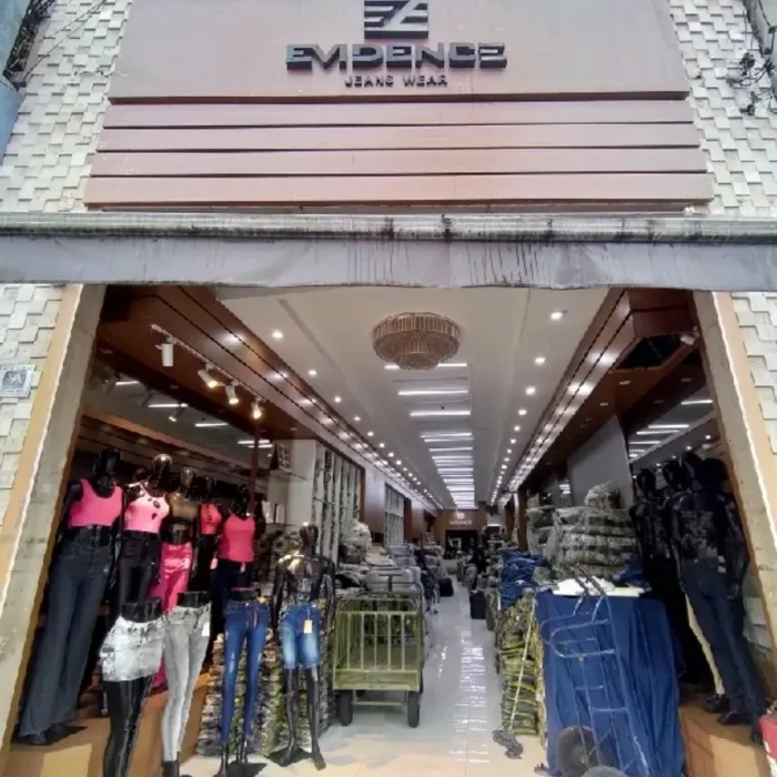 evidence-jeanswear-rua-mendes-junior-411_fachada_040420251508-1
