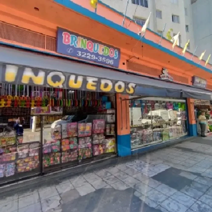 guritoys-rua-rio-bonito-1699_fachada_.webp