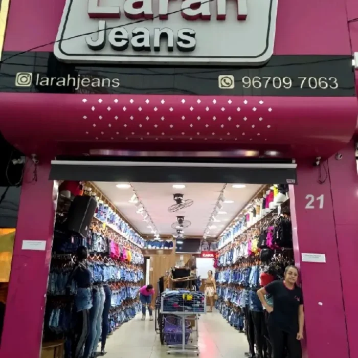 larah-jeans-avenida-vautier-21_fachada_180320251533.webp