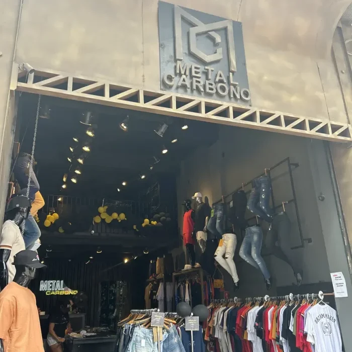 metal-carbono-rua-eliza-whitacker-173