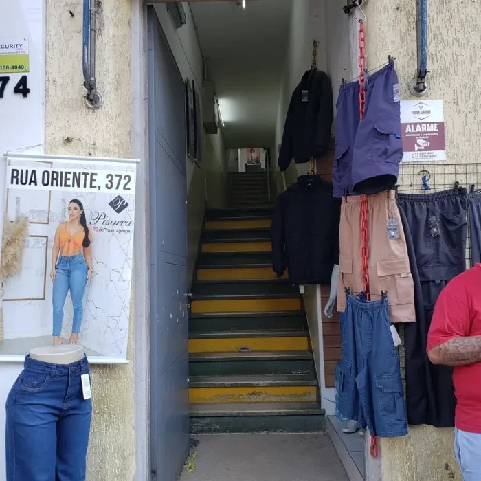 pisarra-jeans-rua-oriente-372_fachada_131220240326