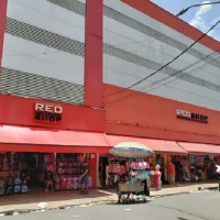red-shop-rua-rodrigues-dos-santos-207_fachada_050220251225.webp